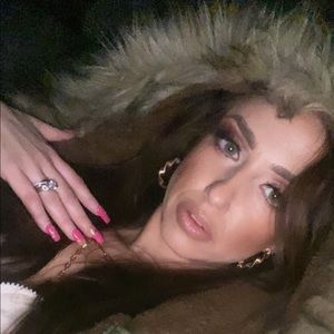 Meet your Posher, Tiffany